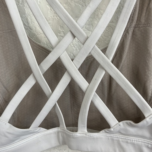 Lululemon Free To Be Serene Bra White Sports Bra - Picture 6 of 8